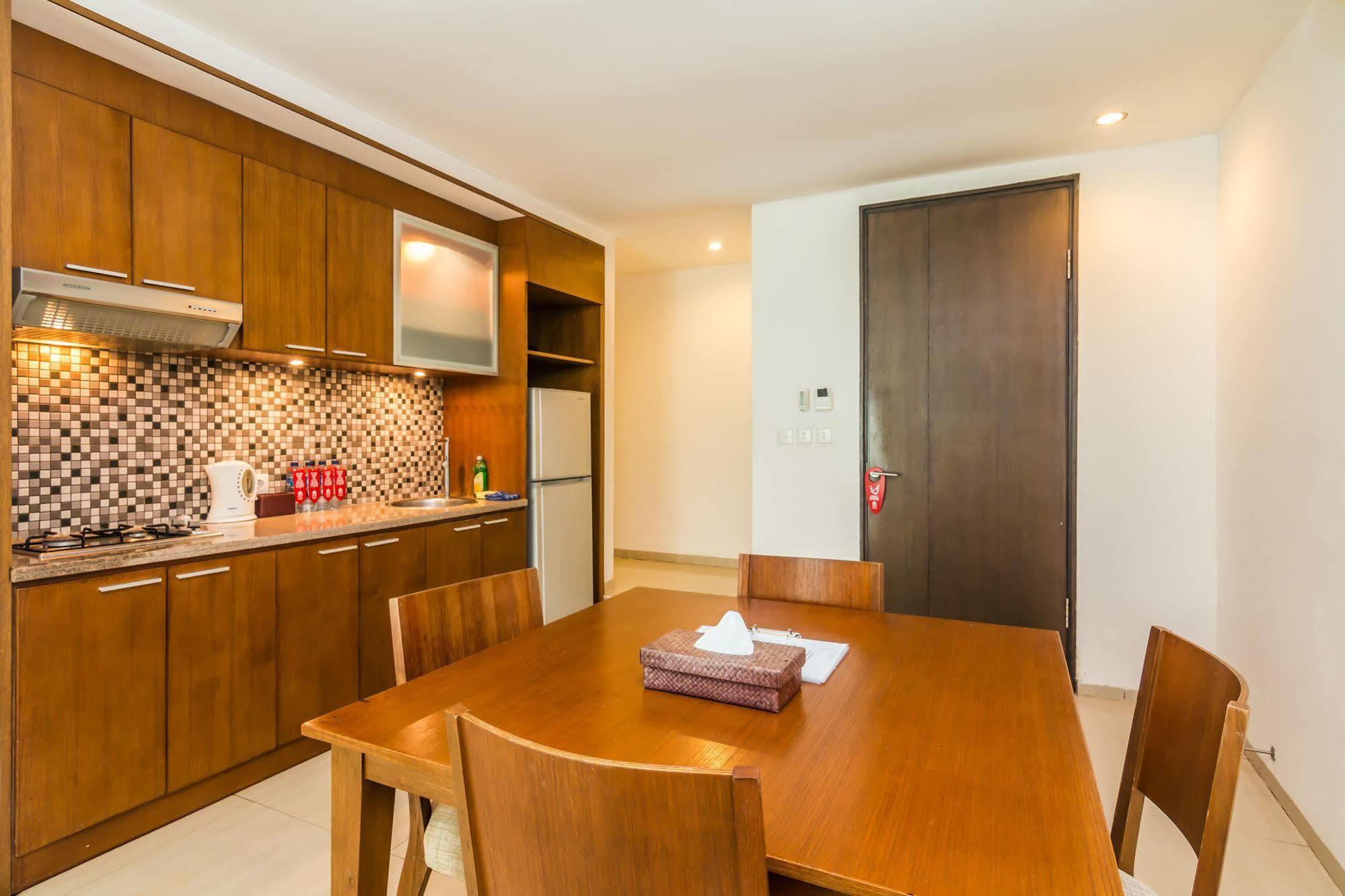 Zen Rooms Dewi Ratih Seminyak 庫塔 外观 照片