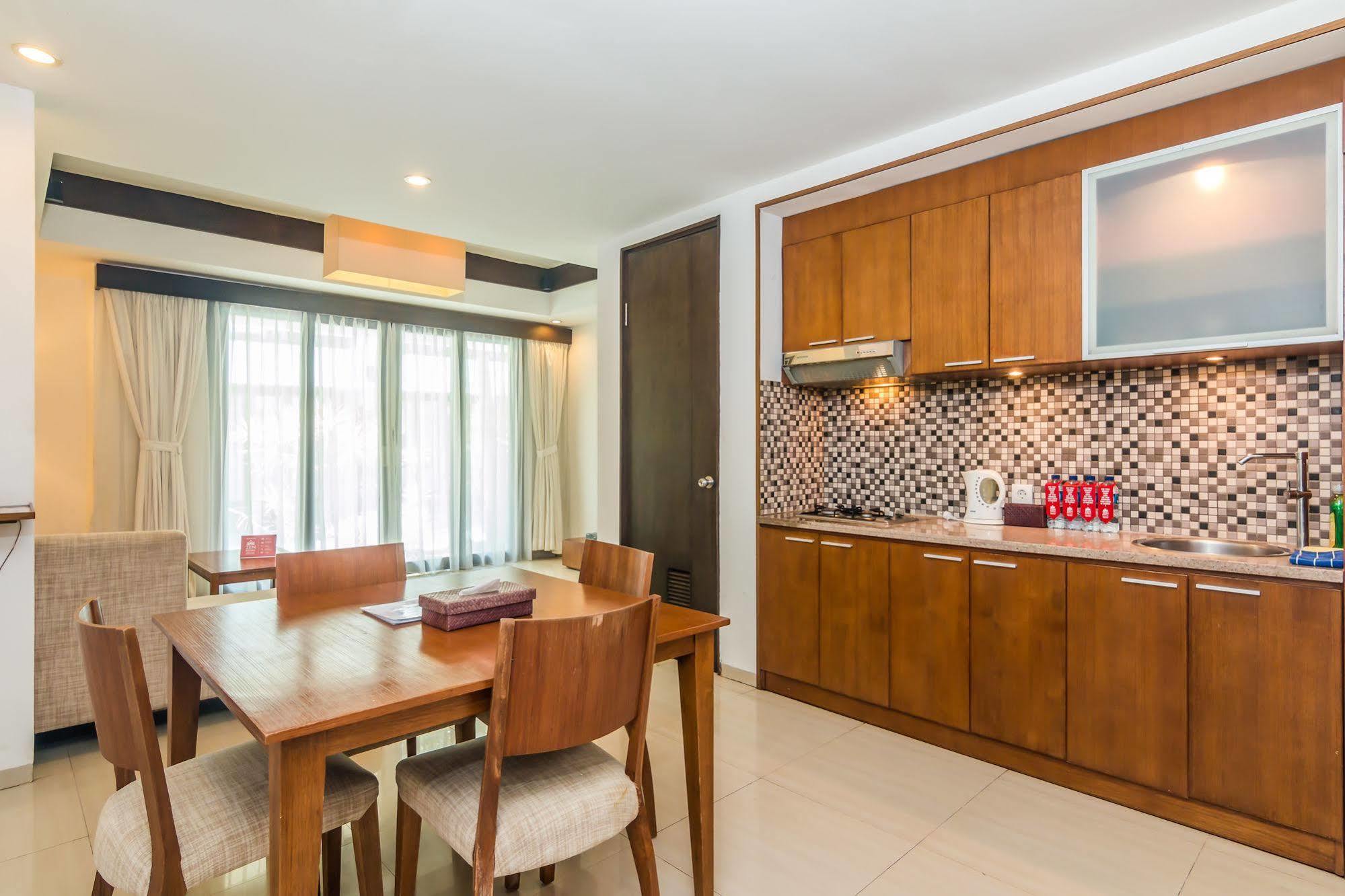Zen Rooms Dewi Ratih Seminyak 庫塔 外观 照片